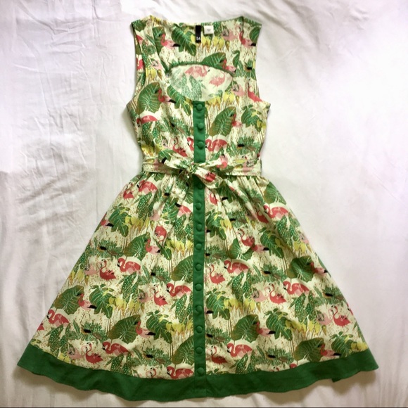 H&M Dresses & Skirts - 🌷Flamingo Print Vintage Style Dress🌷